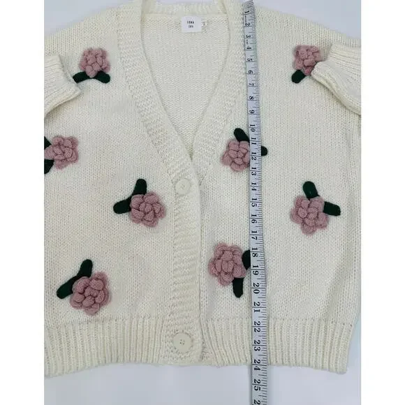 Luna Ivy Ivory Rose Crochet Cardigan Sweater Womens Medium - Picture 7 of 9
